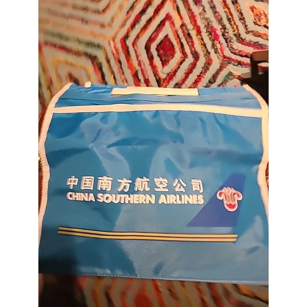 Vintage 60s 70s China Airlines of Taiwan CAL Vinyl Carry Travel Bag NR
